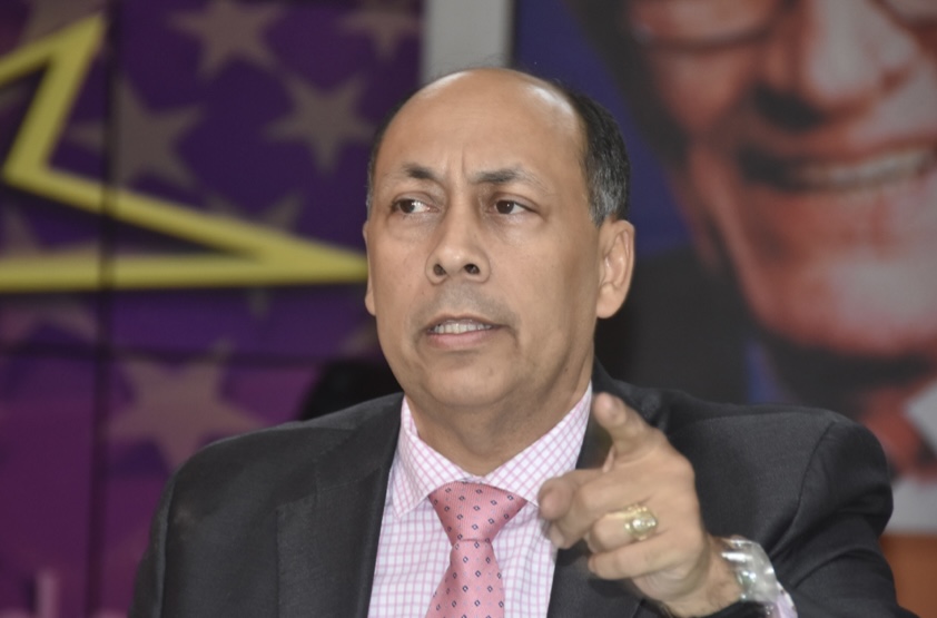 Se fue del PLD ex senador de Salcedo, Luis René Canaán