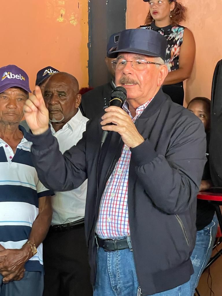 Danilo Medina deplora situación de precariedad viven campesinos y productores agrícolas
