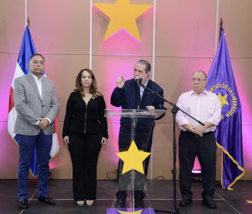 Javier García aclara Procuradora Miriam Germán Brito cuenta con su apoyo y admiración