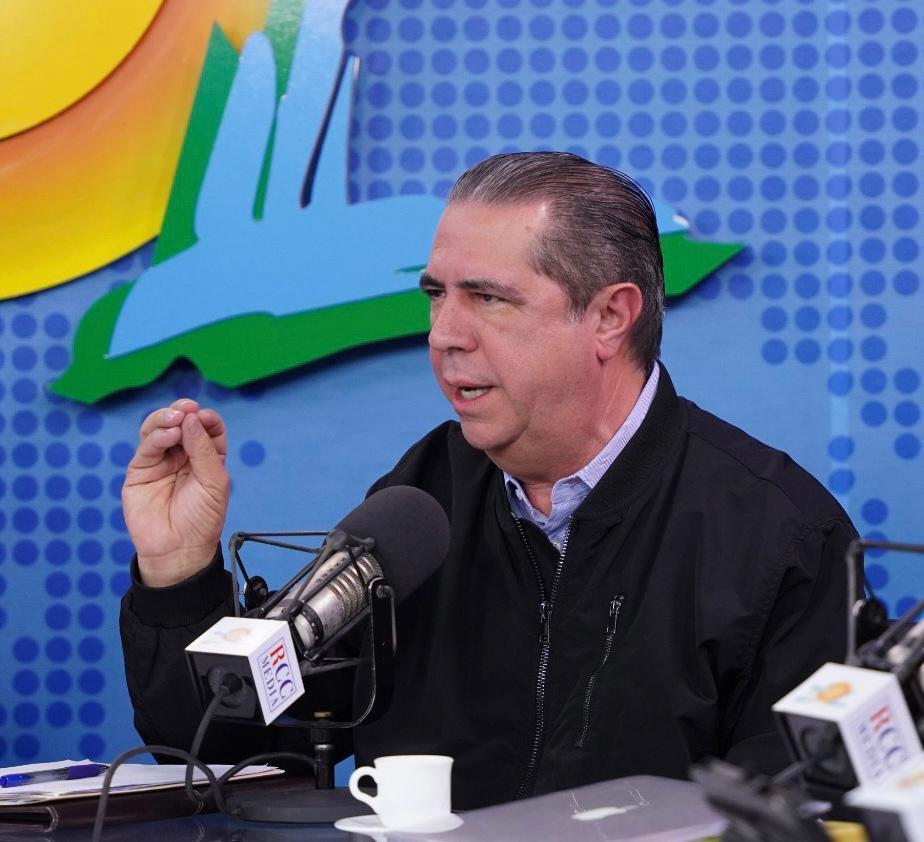 Javier García: Abinader guarda silencio ante denuncias de corrupción en su gobierno