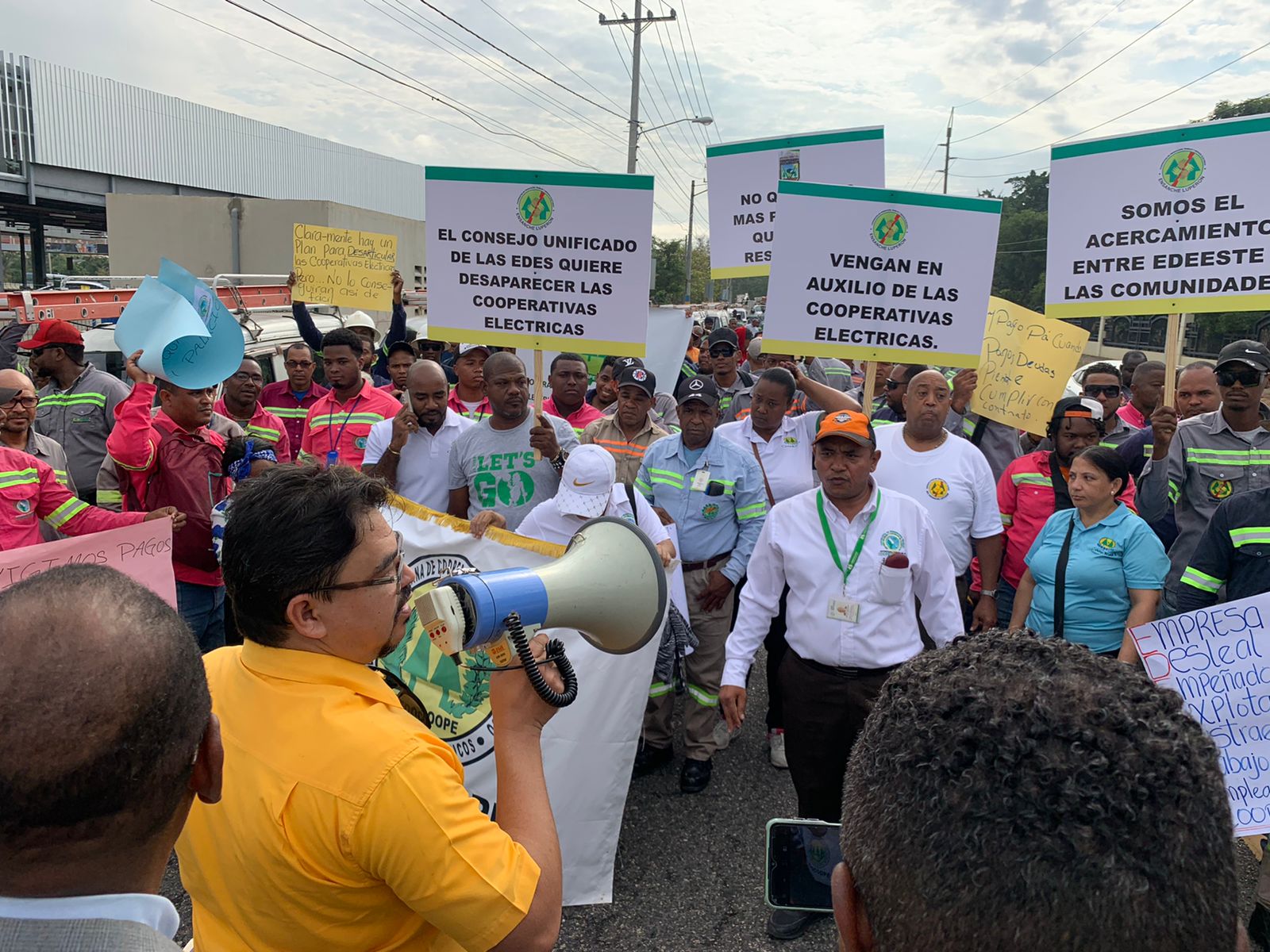 FEDOCCOPE acusa a EDEESTE de cometer abusos y ahogamiento en su contra