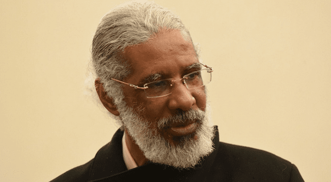 Juan Hubieres suspende rueda de prensa tras ser acusado por la policía de llamar a protesta