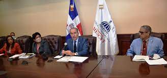 Un 20% de los becados por Ministerio de Educación Superior (Mescyt) se queda fuera del país