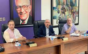 Danilo reaparece tras diagnóstico de cáncer para encabezar reunión del comité central del PLD