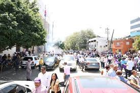 Polica Nacional dispersa con bombas lacrimógenas marcha de peledeístas iban para Palacio de Justicia