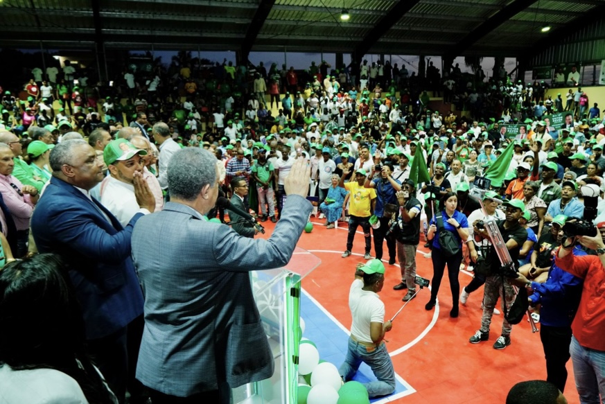 Dirigentes del PLD y PRM en Santo Domingo Norte se juramentan en la FP
