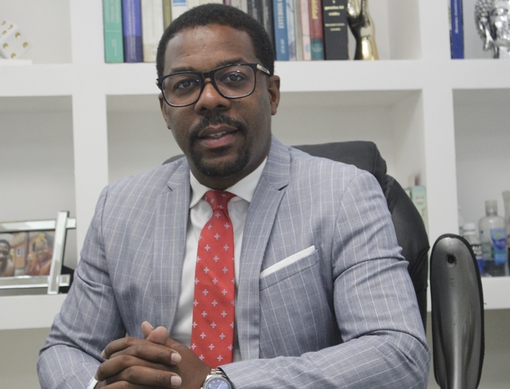 Rafael Linares anuncia aspiraciones a la Secretaría General del PRD