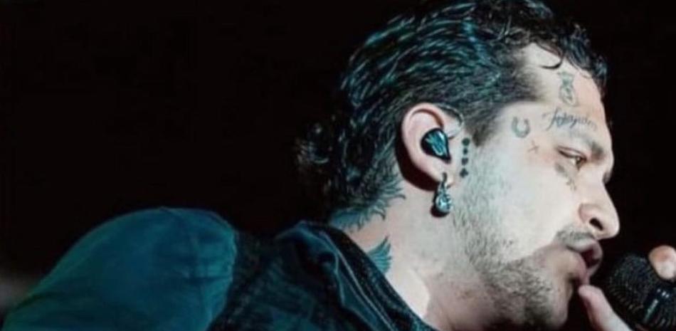 Christian Nodal estrena «Quédate» y envía mensaje: el amor está vivo, aun cuando está muriendo