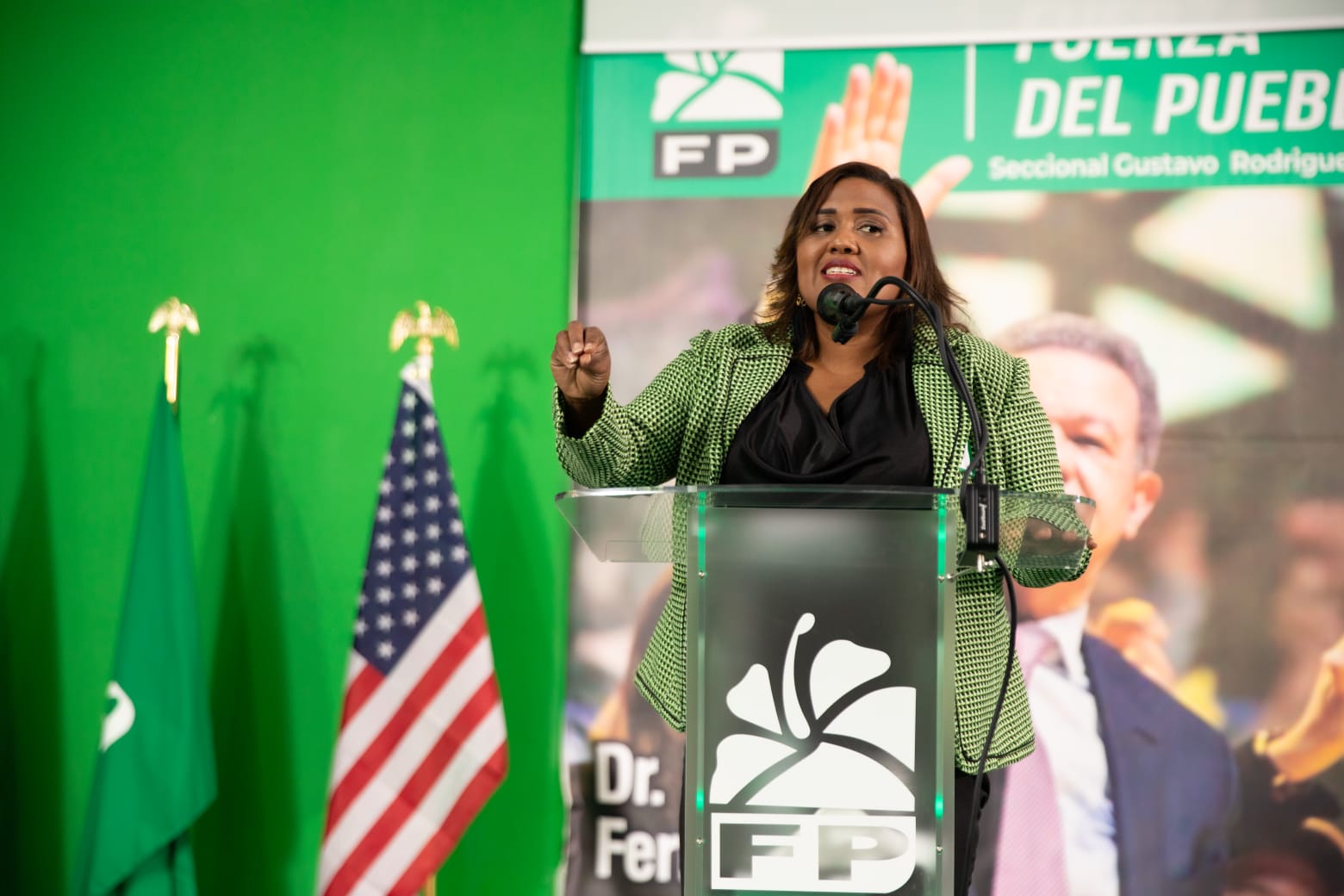 Miembro de la Dirección Política FP, Angie Brooks, asegura que en tiempo de crisis Leonel es quien sabe gobernar