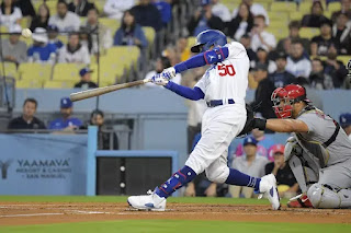 Betts y Muncy guían a Dodgers a triunfo sobre Cardenales 7-3