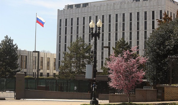 Washington: Acordonan Embajada rusa por dos maletas sospechosas