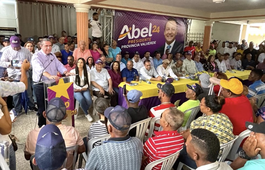 Francisco Javier García sobre Luis Abinader: “Ahora tenemos un presidente que se la pasa haciendo bultos y chistes”