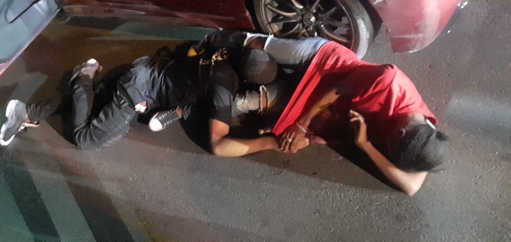 Presunto delincuente resulta muerto y otro herido al intentar asaltar cabo policial en SDE