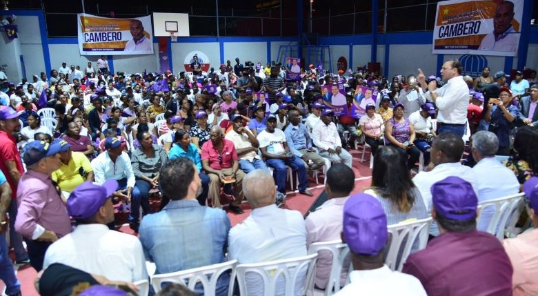 Abel Martinez manifiesta funcionarios «hablan más que pericos» y laboran poco