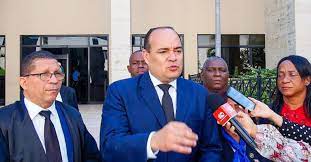 CARD afirma privatización podría entregar emisión de pasaporte dominicano a empresarios haitianos