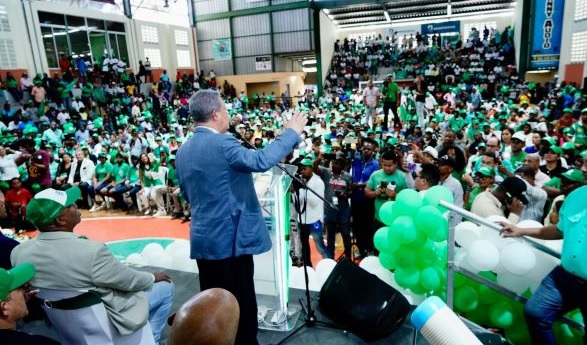 Ex peloteros de Grandes Ligas se suman a la fuerza del Pueblo: «Leonel Fernandez dice Abinader solo sabe poncharse desde el gobierno»