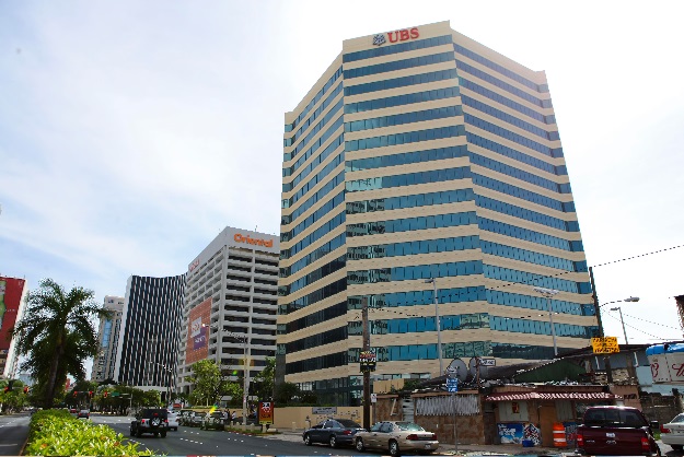 Ordenan cierre en Puerto Rico del Standard International Bank