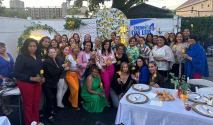 NY: “Unidos con Luis 4 Años+ El Cambio Sigue” agasaja madres