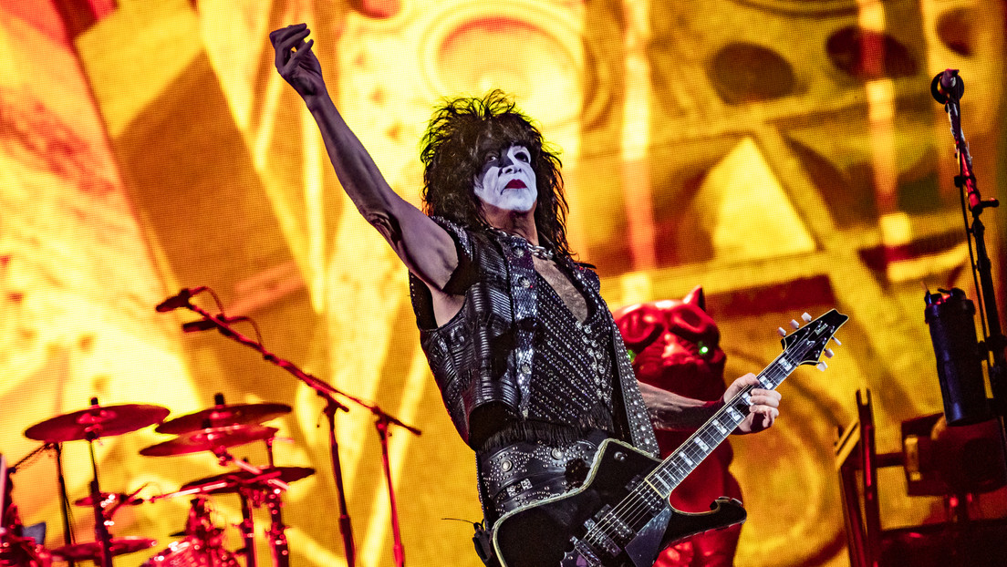 Vocalista de Kiss arremete contra los adultos que «normalizan» el cambio de sexo en niños