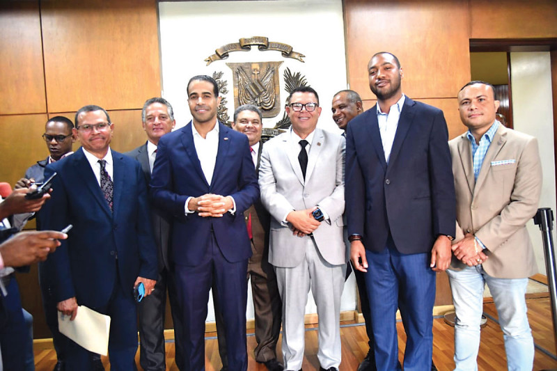 Oposición y PRM se enfrentan en JCE por reserva candidaturas