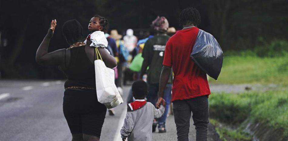 Migrantes buscan desesperados salir del sur de México ante el fin del Título 42 el próximo jueves