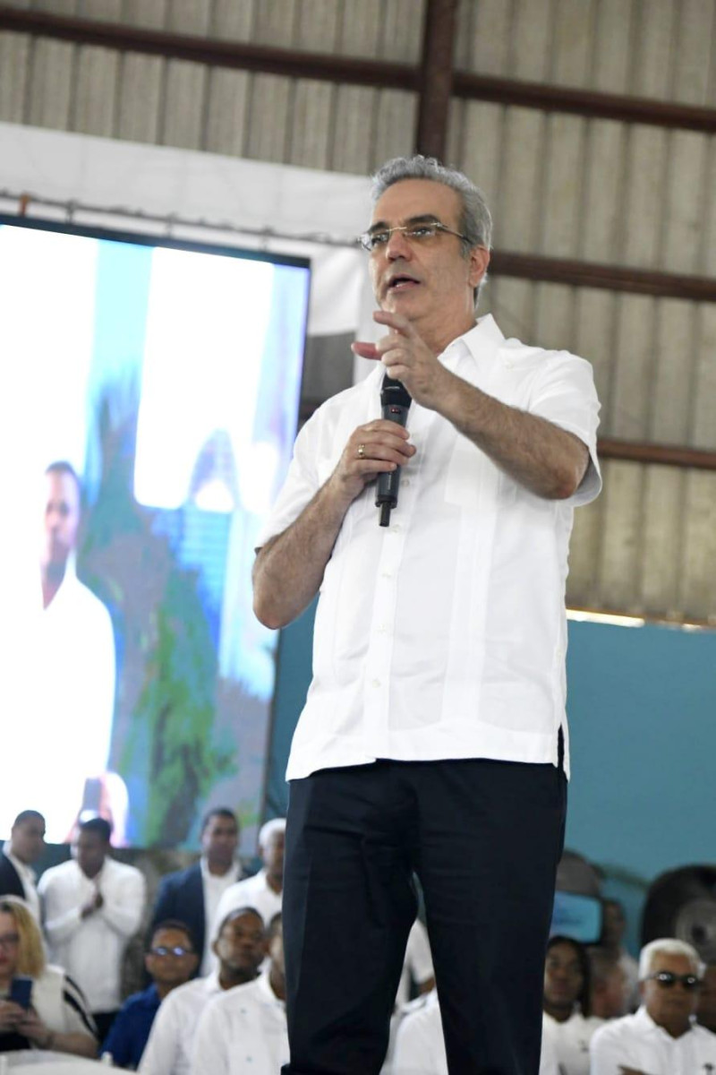 Abinader: «Es una vergüenza que La Victoria no tenga un mercado por negligencia de otras gestiones»