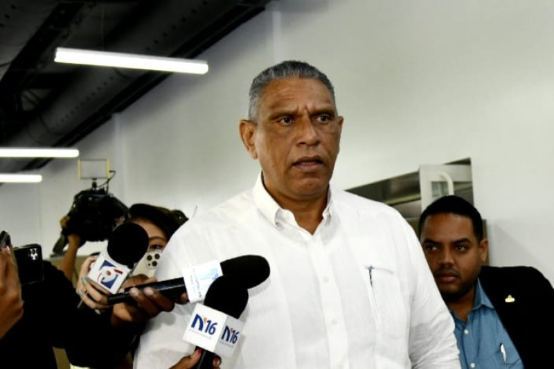 Chu Vásquez quiere más mujeres en la Policía Nacional porque “persuaden” mejor que los hombres