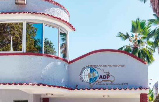 ADP: Miles estarían cobrando las pensiones de maestros fallecidos