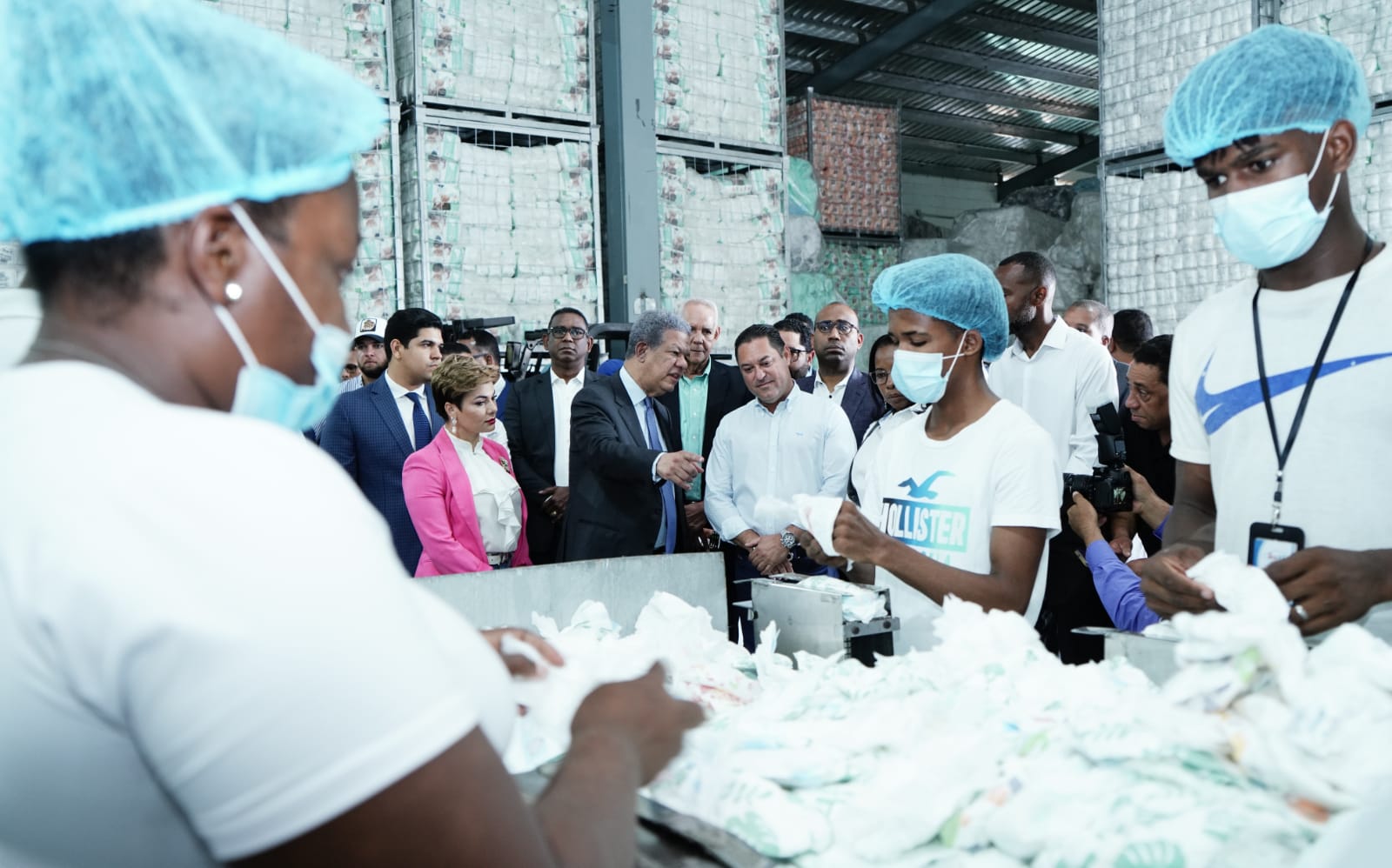 Leonel anuncia eliminaría anticipo a microempresas