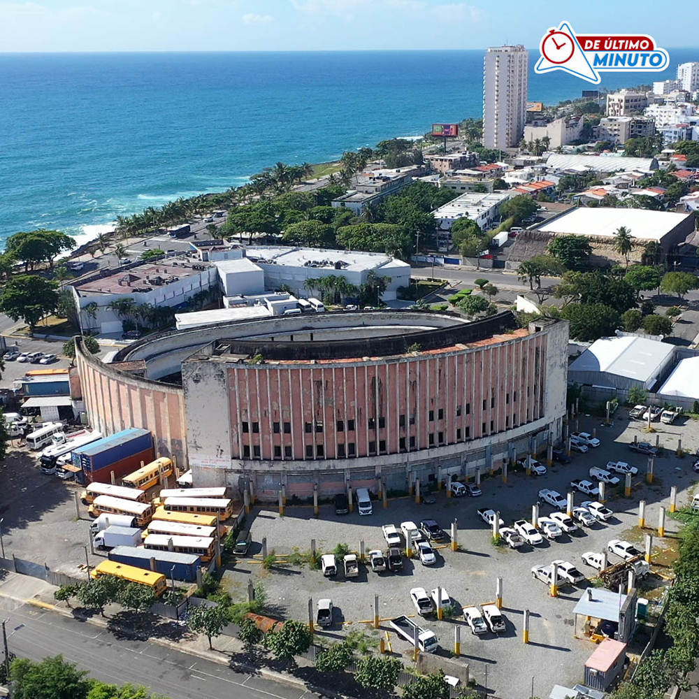 Teatro Agua y Luz, un patrimonio nacional convertido en unas abandonadas ruinas