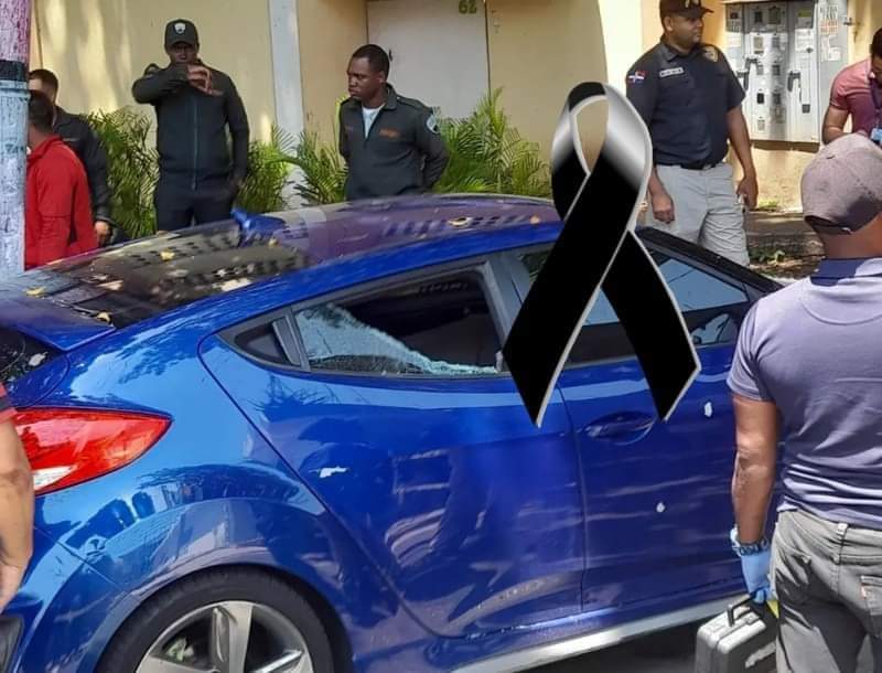 Policía y Ministerio Público investigan muerte de hombre dentro de vehículo en sector San Carlos, DN