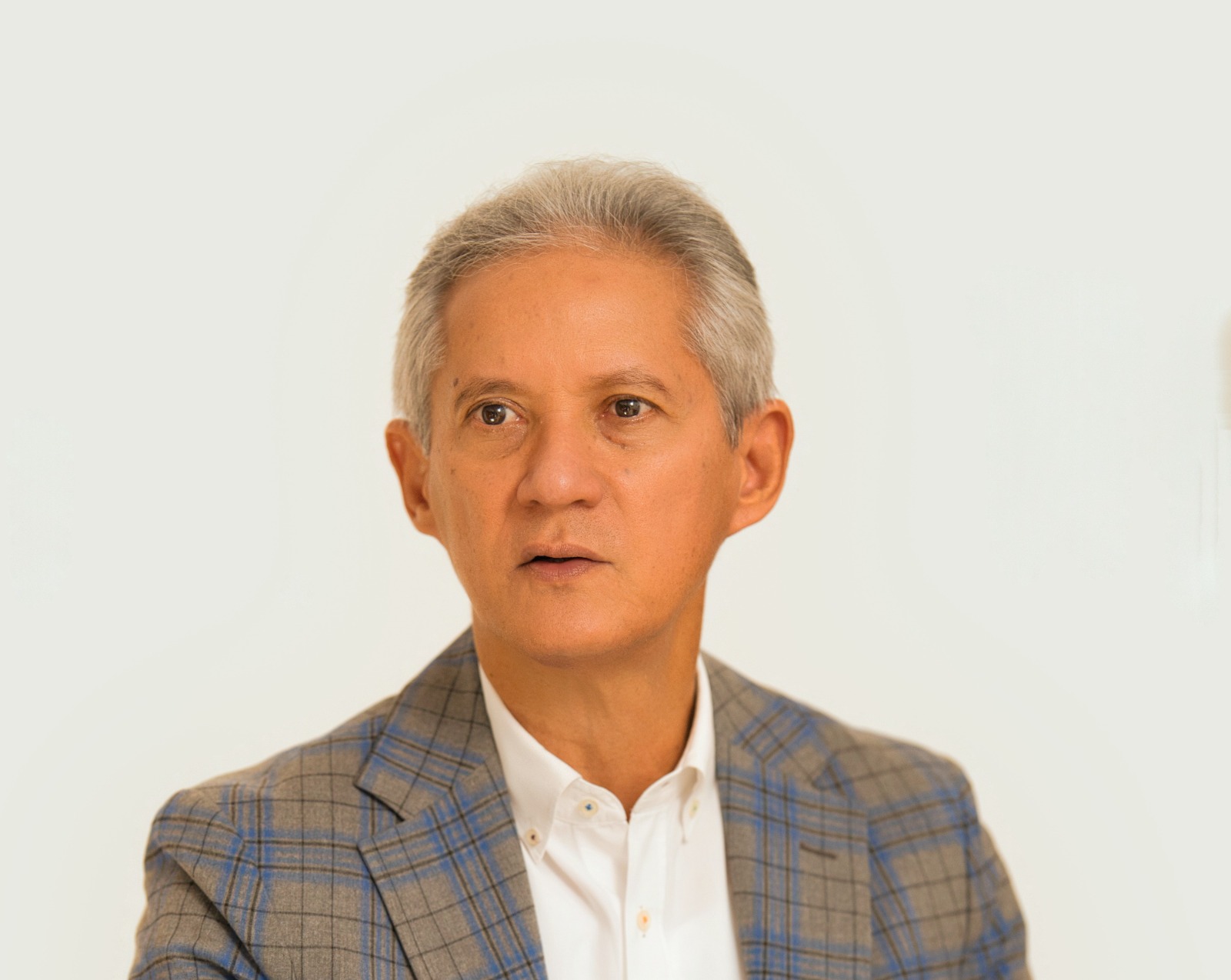 Economista Ng Cortiñas afirma alcanzar rango de inflación ha tenido impactos negativos y costos