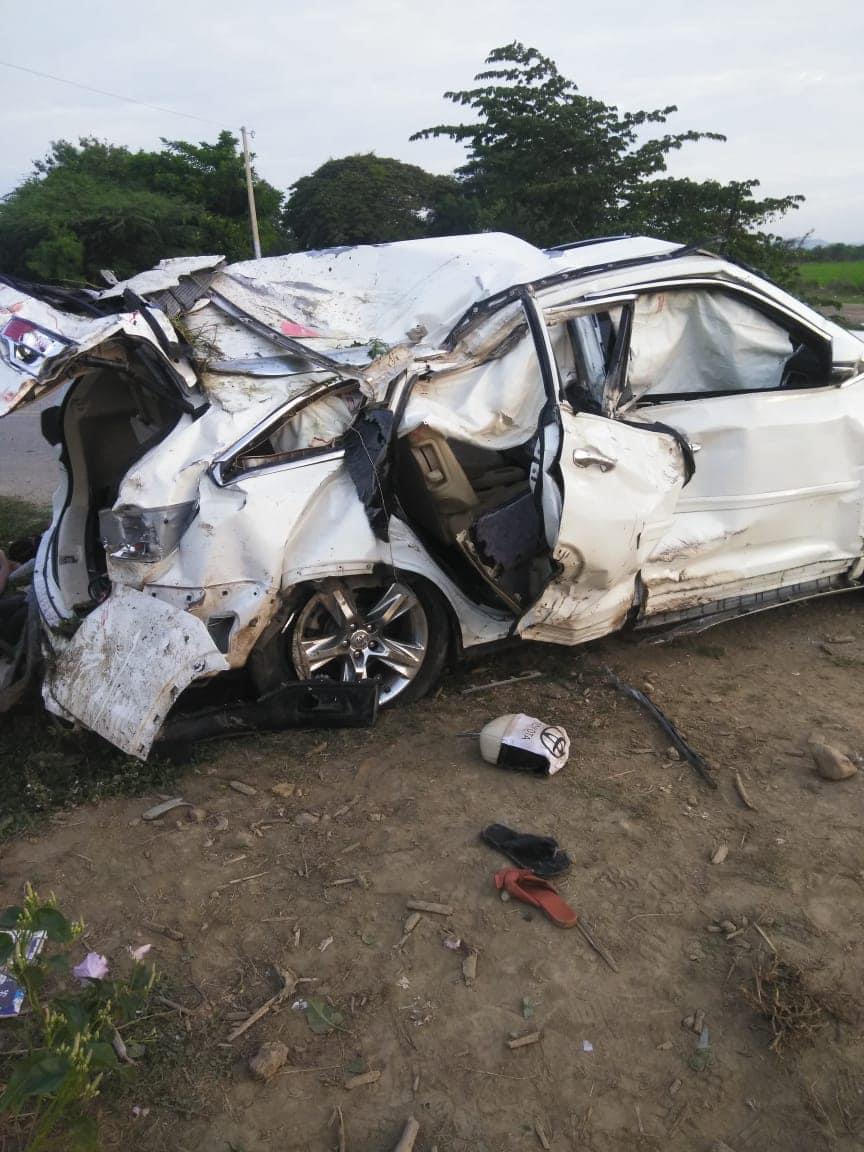 Al menos 3 haitianos muertos y más de 10 heridos tras accidentarse yipeta en Castañuelas