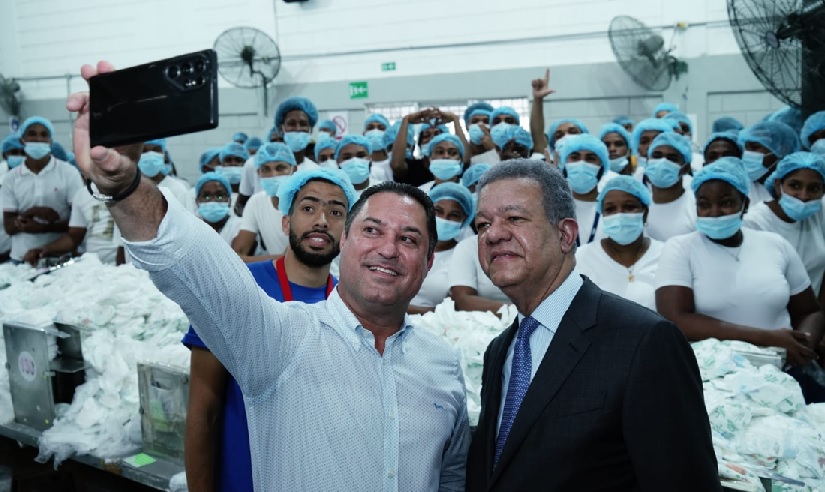 Fernández anuncia intención de eliminar anticipo a microempresas