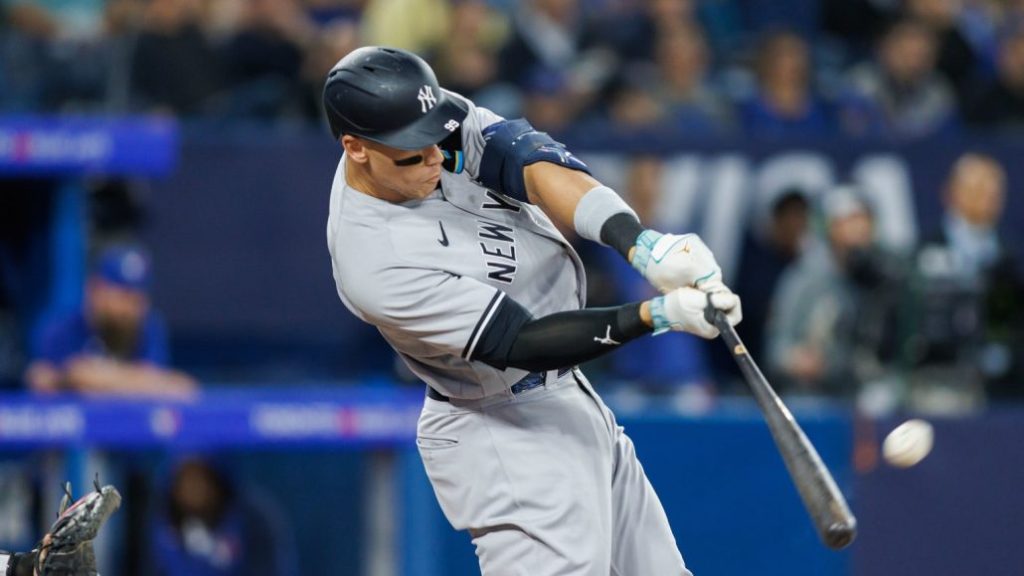 Con cuadrangular de Judge, Yankees cierran serie en Toronto