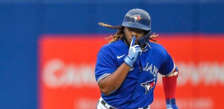 Vladdy Jr conecta grand slam en victoria Azulejos 20-1 sobre Rays