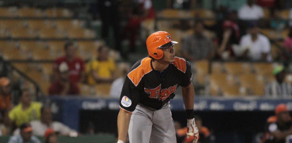 Gigantes firman agentes libres Steven Moya y Ernesto Jaquez