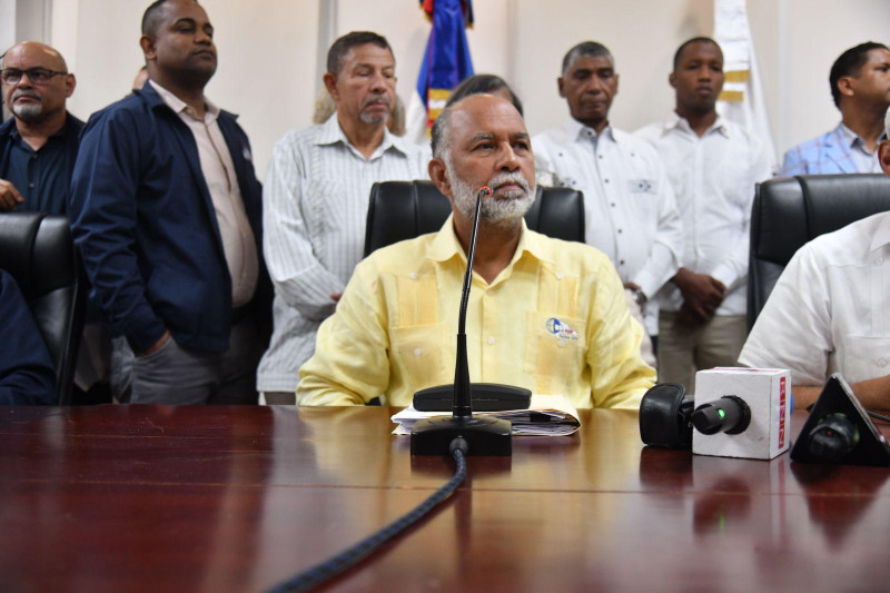 Presidente de la ADP sobre escuelas públicas en los pueblos: “Se están cayendo a pedazos”