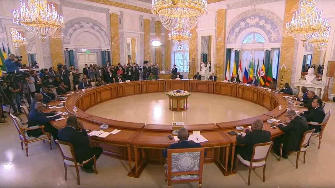 Putin se reúne con la misión de paz de líderes africanos