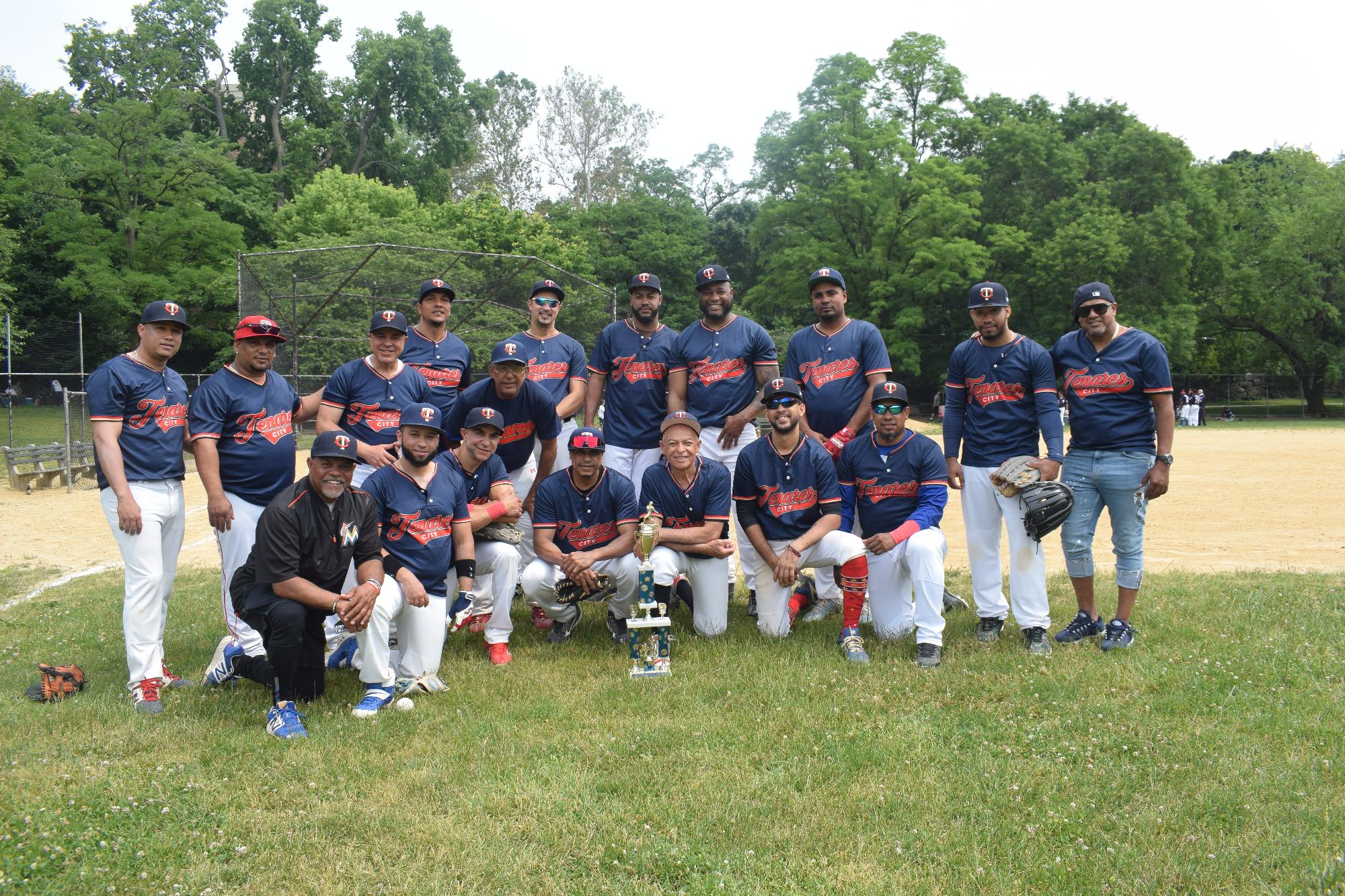 N Y : Equipo de Softbol representativo de Tenares obtiene triunfo  4×3 en apretado partido