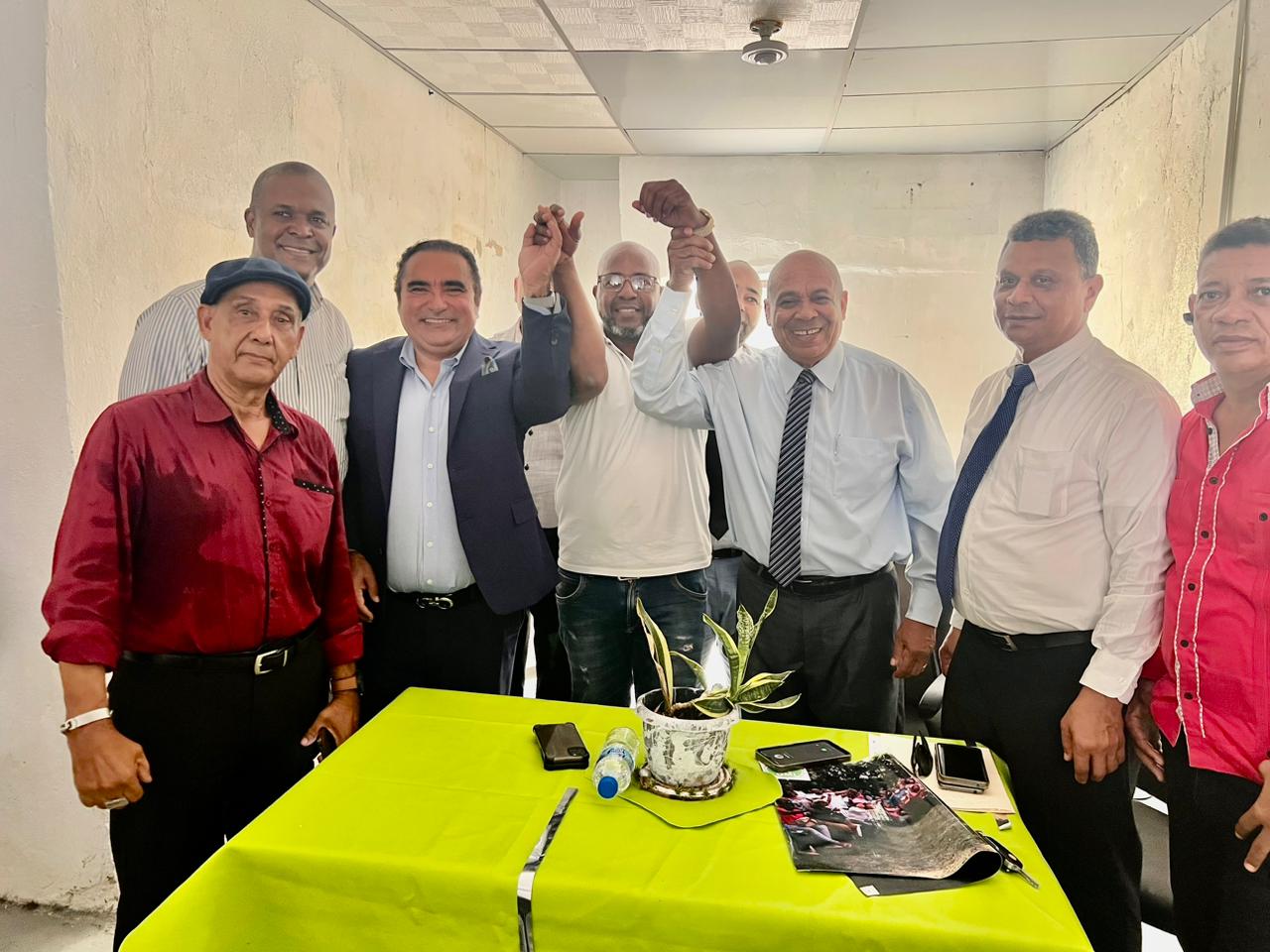 Unidad de Movimientos Independientes(UMI) decide apoyar a Víctor Pavón como su candidato a diputado SDN