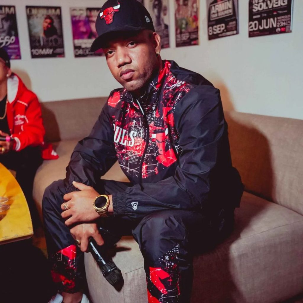 Manager de La Ross María responde a Arcángel, acepta invitación a hablar del contrato de la artista