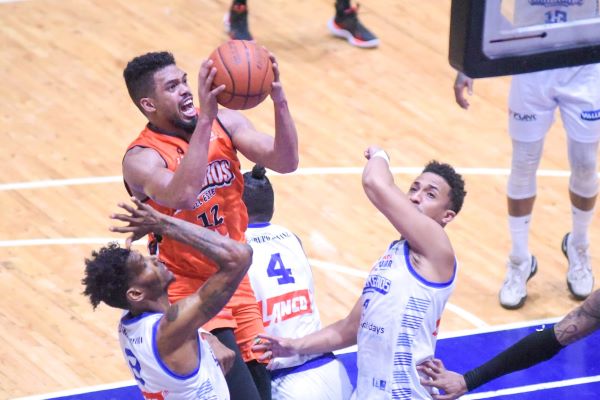 Marineros de PP y Reales de La Vega triunfan en Súper Liga LNB