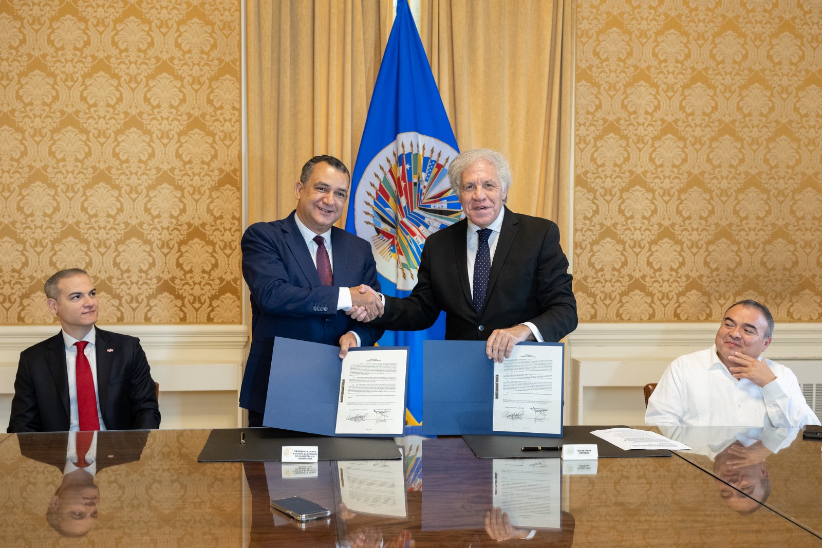 La JCE y la OEA firman convenio cooperación técnica de cara 2024