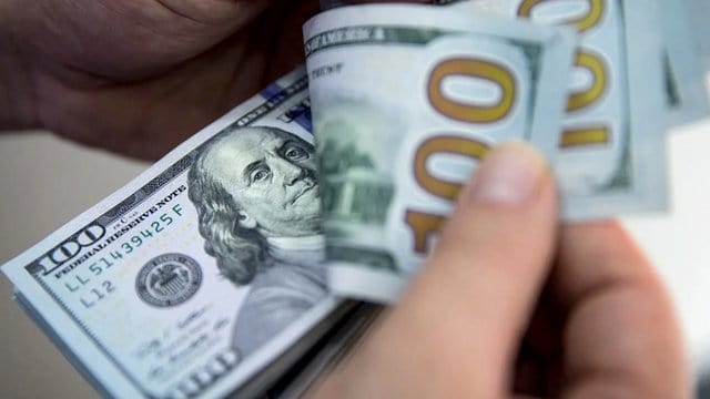 El dólar se cambia para la venta a 55.21 pesos dominicanos