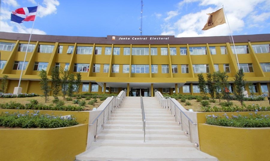 JCE y partidos llegan acuerdos en torno a reservas, alianzas y plazos