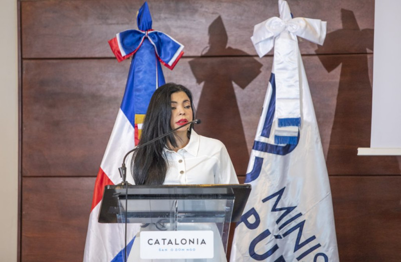 Yeni Berenice cita a «Micky» López y a comunicadores que recibieron amenazas