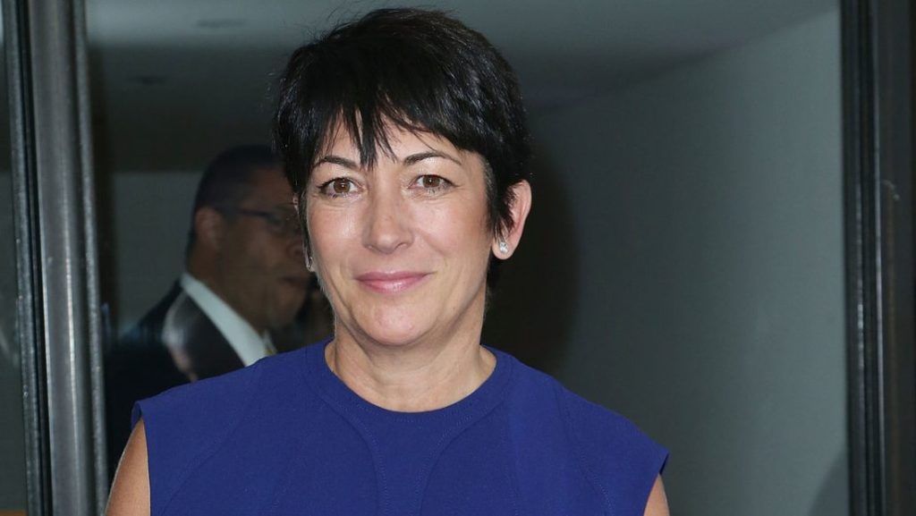 Expareja de Jeffrey Epstein acusa a una guardia de prisión de abuso sexual