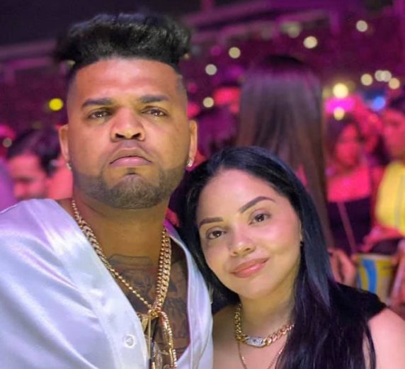 Imponen tres meses de prisión preventiva a esposa de El Mayor Clásico