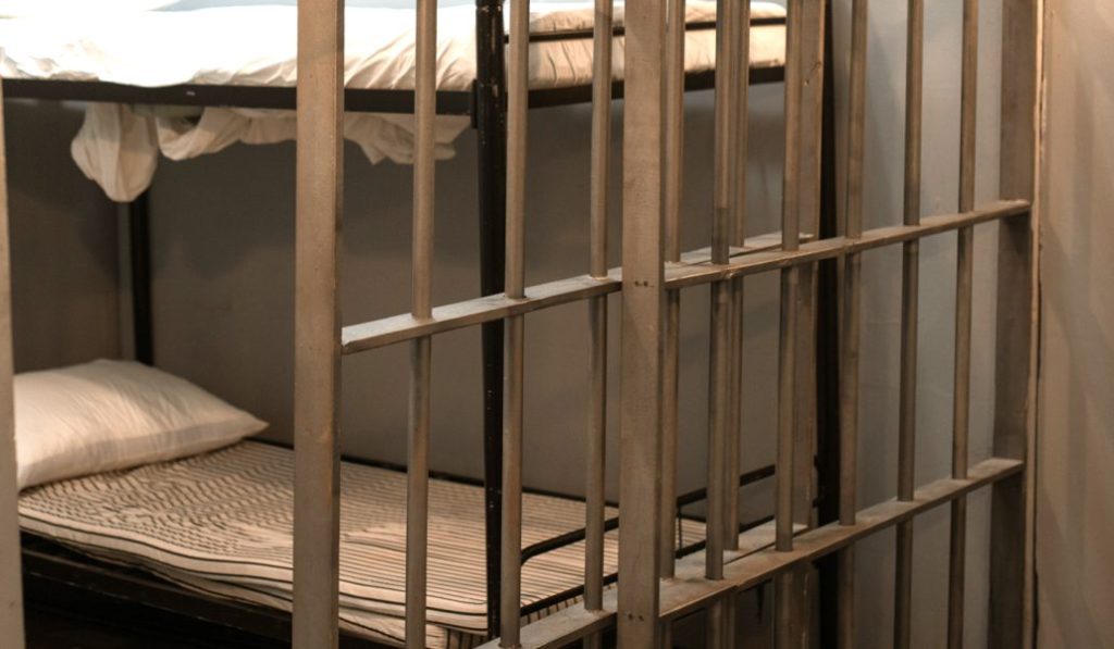 Un preso dominicano muere por sobredosis en cárcel Rikers Island NY